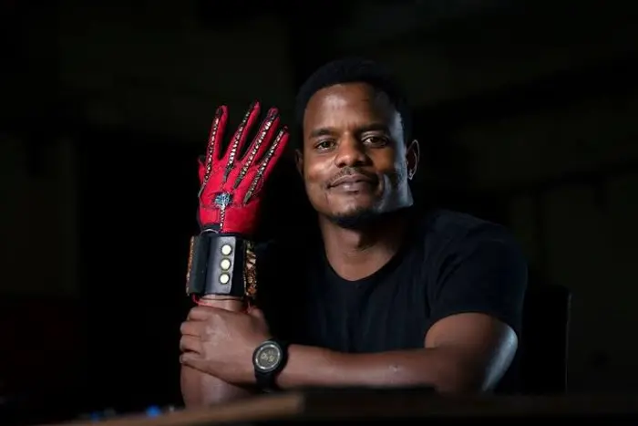 Kenyan Innovator Develops Smart Gloves That Convert Sign Language Into Speech